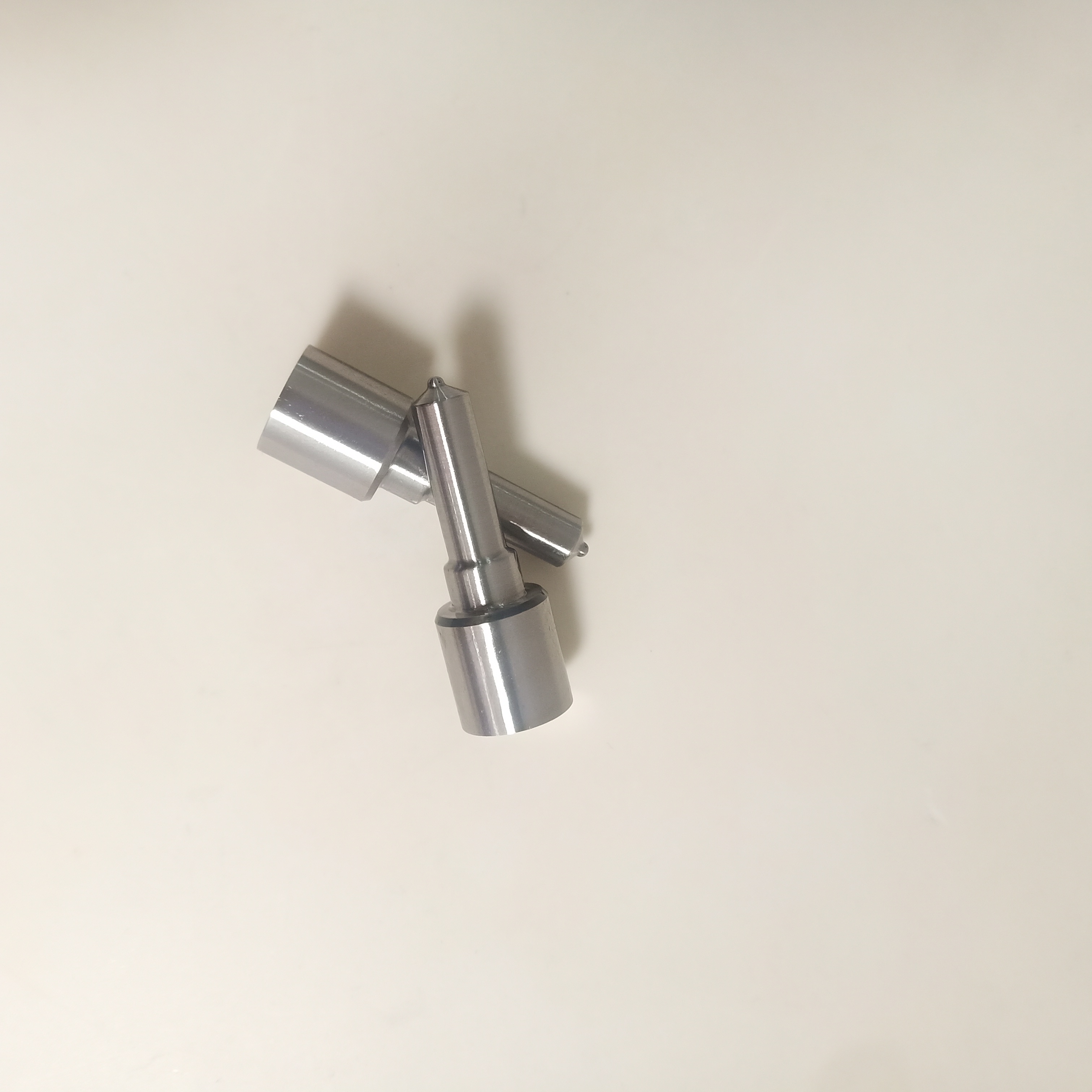 High Quality New Fuel Injector Nozzle DLLA154PN270 Common Rail Fuel Sprayer Nozzle 105017-2700  For BENZ ISUZU