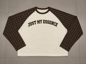 เสื้อยืดแขนยาวลายสก็อต Just My Essence คอกลม แขนแร็กแลน ผ้าฝ้ายลำลอง พิมพ์ลายด้านหน้า แฟชั่นสำหรับผู้ชาย - Product Image 1