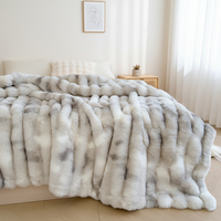 Gemütliche Flauschige Polyester-Flanell-Fleece-Decke Weiche Einfarbige Kunstfell-Kaninchenfell-Decke mit Bedrucktem Muster für Doppelbett Ganzjährig Nutzbar