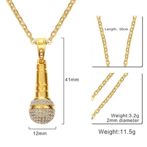 Collar con Colgante de Zirconia Chapado en Oro y Acero Inoxidable con Cadena de Eslabones en Forma de Micrófono, Diseño Moderno para Hombre - Product Image 2