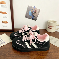 Chaussures de skate décontractées rétro pour femmes, blanches, à lacets, baskets plates confortables, légères, semelle extérieure en caoutchouc, collection automne