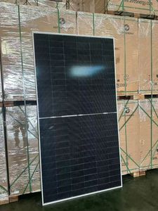 แผงเซลล์แสงอาทิตย์ชนิดโมโนคริสตัลไลน์700W/710W โมดูลโซลาร์เซลล์ชนิด IBC สำหรับการผลิตไฟฟ้า700W 690w700w 710W monoc - Product Image 5