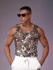 Top Senza Maniche Traforato alla Moda per Discoteca e Feste, con Rete a Maglia e Paillettes - Product Image 5