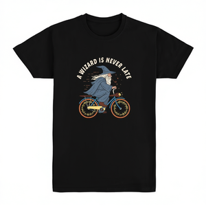 T-shirt Wizard Bike nera unisex per adulti taglia media con stampa grafica dal design fantasy - Product Image 2