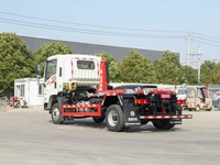 Camion à ordures de type élévateur SAIC neuf, 3-6 tonnes, grue électrique, bras compacteur 5-10 m³, transmission manuelle, diesel Euro 6