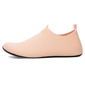 <span class=keywords><strong>Chaussures</strong></span> Aquatiques Pieds Nus Homme <span class=keywords><strong>Femme</strong></span> à Semelle Souple Légères et Antidérapantes pour la Plage, la Maison, l'Aérobic, la Danse – Modèle Complet pour l'Hiver - Product Image 2