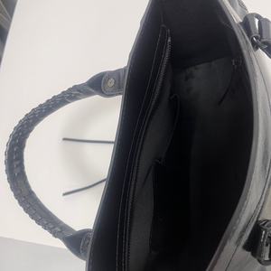 Stylish Single-Shoulder Motorcycle Saddle <b>Bag</b> Women Vegan Leather Zipper Eco-Friendly <b>Waterproof</b> 2L Capacity Crossbody Handbag - Product Image 5