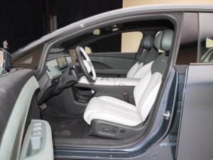 นิสสัน N7ไฟฟ้า EV Sedan 5ที่นั่งเครื่องยนต์เทอร์โบ AWD เดินทางกับครอบครัวเกียร์อัตโนมัติเบาะหนังรถมือสอง - Product Image 5