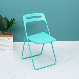 Sedie pieghevoli moderne bianche e nere con struttura in ferro-scuola portatile e uso esterno impilabili in metallo sedie pieghevoli all'ingrosso - Product Image 1