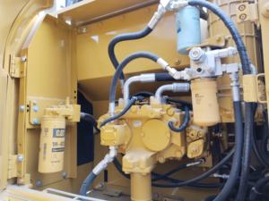 Japón Original 20 toneladas Peso operativo Caterpillar 320D2 Máquina excavadora sobre orugas con motor central Bomba Motor Excavadoras usadas - Product Image 5