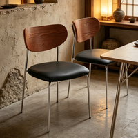 Ensemble de chaises de salle à manger en cuir, style minimaliste moderne du milieu du siècle, structure en métal et bois, meubles élégants pour cuisine, hôtel, maison, usage intérieur