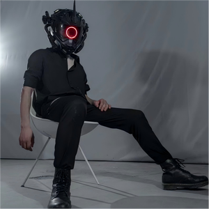 Appareils connectés intelligents personnalisés équipés de lumières respiratoires rouges, de caméras sportives et d'écouteurs sans fil. - Product Image 2