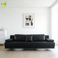Modernes Minimalistisches Breites Stoffsofa mit Vergoldeter Metallbasis, Großer Gerader Armlehne, 3-Sitzer-Couch für Zuhause, Villa, Wohnzimmer-Möbelsets