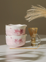 Bol à matcha en céramique personnalisé OEM, peint à la main, avec glaçure cristalline motif fleur de glace rose, Chawan avec bec verseur pour le café et le thé matcha