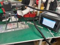 Marqueur laser à fibre portatif CS TEC en stock pour métaux, plastiques, bois, caoutchouc avec bouclier magnétique robuste de 80 kg
