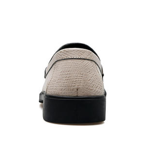 รองเท้าลำลองผู้ชายรุ่นใหม่ปี 2026 ดีไซน์หนังกันลื่น พร้อมรองเท้าหนังแบบสวมและรองเท้าอ็อกซ์ฟอร์ดพื้นนุ่มทำมือ - Product Image 3