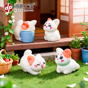 Figurines miniatures de chatons en résine, ornements d'animaux de dessin animé mignons pour décorations de bureau et de jardin - Product Image 1