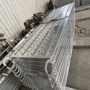 Échafaudage de construction pour projets de logement abordable résidentiel - Product Image 6
