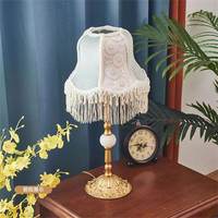 Lampe de table française rétro américaine salon chambre à coucher Villa européenne pastorale créative glands lampe de bureau