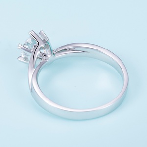 Bague solitaire MS-503 en or 18 carats, torsadée, élégante, avec diamant de laboratoire de 0,8 carat - Product Image 4