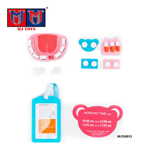 Custom fingere il gioco piccola simulazione medico medico fortunato ragazzi giocattoli Set per bambini in legno medico Kit giocattolo per bambino - Product Image 3