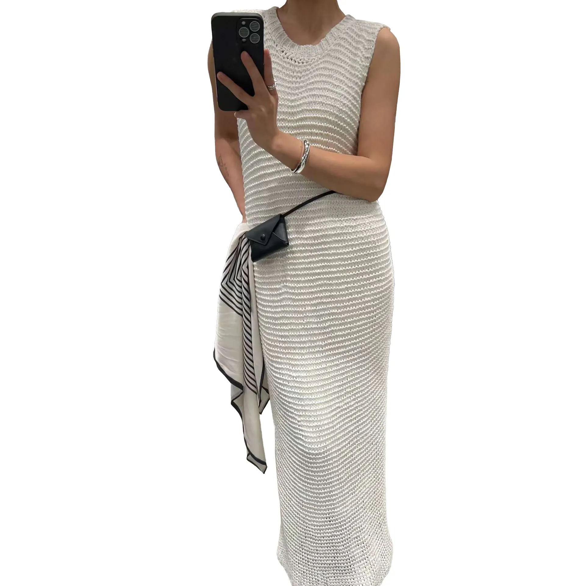 निटवेअर कस्टम स्प्रिंग 2024 सफेद सुरुचिपूर्ण लंबी पार्टी ड्रेस महिलाओं के लिए मैक्सी कैज़ुअल महिलाओं की बुना हुआ ढीली महिलाओं की पोशाक