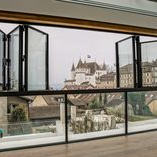 Fenêtre <span class=keywords><strong>coulissante</strong></span> à <span class=keywords><strong>baie</strong></span> <span class=keywords><strong>vitrée</strong></span> avec grille, design noir mat, ouverture horizontale, nouveauté 2024 - Product Image 2