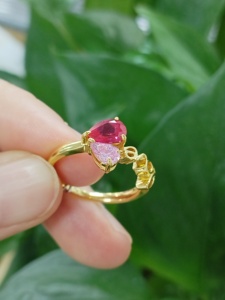 Bague de promesse éternelle de luxe personnalisée en argent sterling 925 avec rubis de laboratoire taille poire et pierre précieuse rouge pour femme, idéale pour les fêtes - Product Image 6