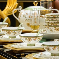 Europäisches Luxus 60-teiliges Bone China Geschirrset „Traumblumen“ – Keramikschalen- und Tellerkombination, High-End-Geschenk für den Einweihungsgeschenk
