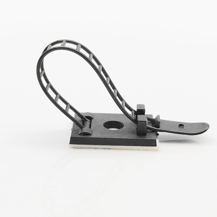 Клейкое, пластиковое крепление для кабельной стяжки