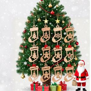 Calcetines de decoración navideña, adornos para árboles de Navidad, colgantes para decoración de eventos, accesorios con diseño de nieve artificial - Product Image 1