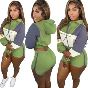 Completo da Donna con Felpa Corta con Cappuccio e Pantaloncini, Set Sportivo 2 Pezzi per Primavera e Autunno, Comodo e Alla Moda per Uscite Autunnali, <span class=keywords><strong>Abbigliamento</strong></span> Femminile - Product Image 1