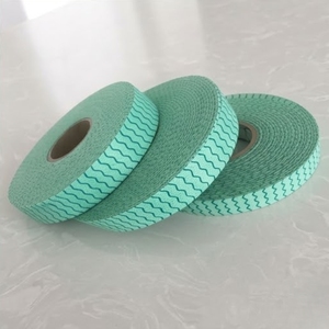 Serviette hygiénique Premium ADL Roll Green Chip haute performance pour la gestion des liquides, avec bande de distribution supplémentaire - Product Image 1