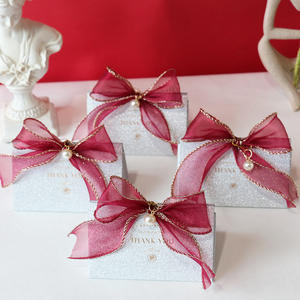 Caja de dulces de boda triangular de lujo ligero <span class=keywords><strong>con</strong></span> lazo de <span class=keywords><strong>tul</strong></span> decoración de perlas, Decoración de mesa elegante regalo de recuerdo para fiesta de festival de galletas - Product Image 4