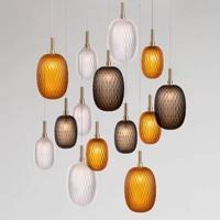 Lustre moderne nordique en aluminium et verre coloré, suspension longue, économe en énergie, idéal pour salles à manger et comptoirs de bar