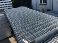 Singapour Stander fossé couverture arbres gouttière caillebotis en acier revêtement de sol en acier passerelle grilles