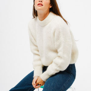 <span class=keywords><strong>Pull</strong></span>-over élégant en <span class=keywords><strong>mohair</strong></span> pour femmes et filles avec logo de luxe au design personnalisé <span class=keywords><strong>Pull</strong></span>-over d'hiver tricoté très doux et chaud en <span class=keywords><strong>mohair</strong></span> - Product Image 5