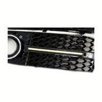 YW969 pour Audi A4B8 2009-2012 modifiée avec des becsquets de phares antibrouillard, des feux de jour LED RS4 et une calandre inférieure en nid d'abeille.