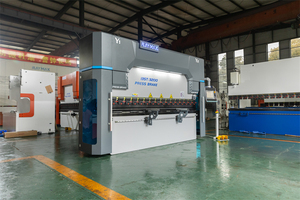 <span class=keywords><strong>Prensa</strong></span> de freno hidráulica RAYMAX 3D Iron 160T 3200 <span class=keywords><strong>CNC</strong></span> Máquina de freno de <span class=keywords><strong>prensa</strong></span> Freno de <span class=keywords><strong>prensa</strong></span> de chapa 3m - Product Image 4