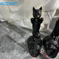 Table d'appoint en fibre de verre en forme de chat, sculpture d'animal créative sur base rocheuse pour salon et villa