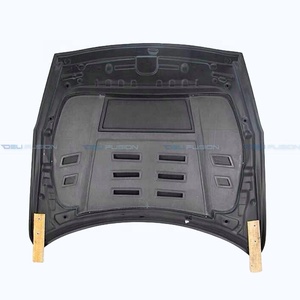 ฝากระโปรงคาร์บอนไฟเบอร์สำหรับ Nissan GTR R35 ปี 2008-2023 รุ่น Revo Style แบบมีช่องระบายอากาศ พร้อมถาดรองน้ำและแผ่นกันฝน - Product Image 3