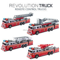 Camion de pompiers RC 2.4G 4 canaux avec portes ouvrables, sons simulés, lumières LED, modèle de construction RC pour intérieur/extérieur pour enfants