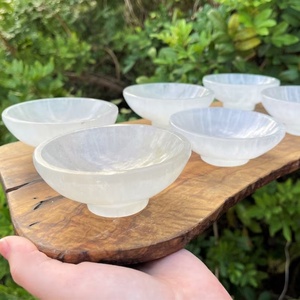 Bol en sélénite naturelle sculptée à la main nettoyage spirituel amour charge parfaite cristaux purifiants <span class=keywords><strong>idée</strong></span> <span class=keywords><strong>cadeau</strong></span> - Product Image 2