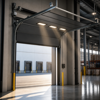 Porte sectionnelle industrielle à levage par le haut, porte en panneaux sandwich en acier isolés pour entrepôt à fort trafic