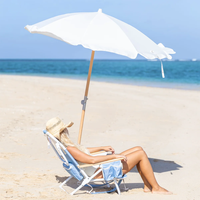 Chaise pliante de plage personnalisable bleue, résistante à l'eau, inclinable et réglable, avec accoudoirs en bois et sac isotherme