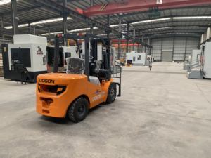 מלגזות דיזל למחסנים 4X4 הטובות ביותר למכירה, 2 טון, 3 טון, 3.5 טון, תקן CE, EPA, EURO5, מלגזות דיזל שחורות, מלגזות דיזל הידראוליות לחקלאות - Product Image 3