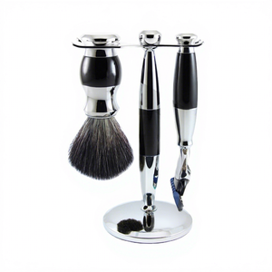 Nouveautés : Ensemble de rasage pour homme avec brosse à raser en poils de blaireau, support de rasoir chromé et bol à raser - Product Image 1