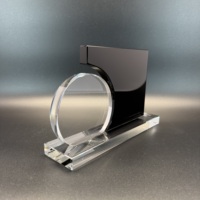 Fournisseur chinois de trophées en cristal de verre vierge personnalisés, noir et blanc, avec base bleue, bon marché, pour les récompenses d'entreprise, cadeaux