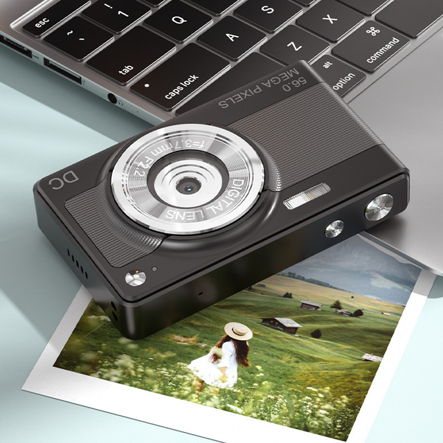Christmas Gifts Student CCD Digital Camera with 2.8 Inch HD Display and 56 Million Pixels Includes SD Memory Card-New Product