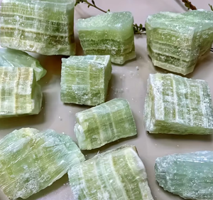 Vente en gros de morceaux de cristal de guérison naturels, Calcite bleue verte des Caraïbes, pierre brute, Calcite Seafoam, spécimen minéral - Product Image 4